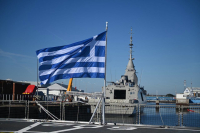 Φρεγάτα «Νέαρχος»: Υψώθηκε η ελληνική σημαία - Δένδιας: Νέες δυνατότητες στις Ένοπλες Δυνάμεις (Εικόνες - Βίντεο)