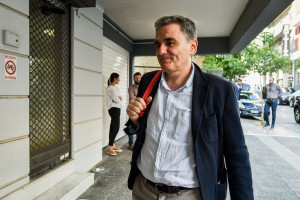 Πόθεν Έσχες: Μετοχές σε Goldman Sachs, Black Rock και «Αυγή» στη δήλωση Τσακαλώτου