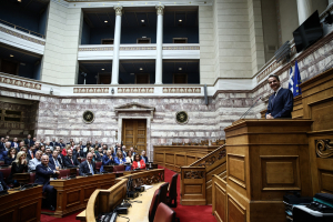 «Γαλάζιοι» βουλευτές ζητούν Προανακριτική - Μαξίμου αναζητά... συμψηφισμό με ΣΥΡΙΖΑ