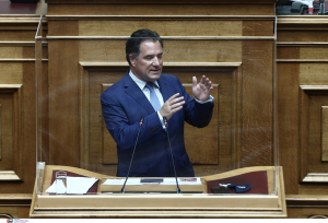 Ο Άδωνις Γεωργιάδης απάντησε για την πρόσληψη της θετής κόρης του στο Ελληνικό (βίντεο)
