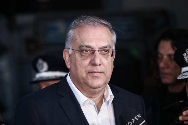 Θεοδωρικάκος: Ισχυρό μήνυμα στην Τουρκία η συνάντηση στον φράκτη του Έβρου