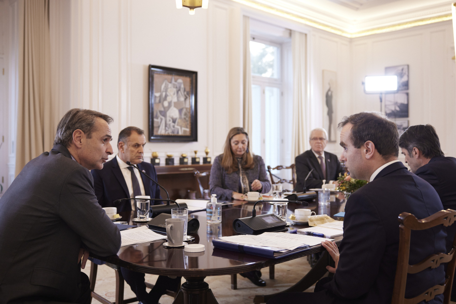 Συνάντηση Μητσοτάκη με τον Γάλλο ΥΠΑΜ, στο τραπέζι οι Belharra και η αμυντική συμφωνία