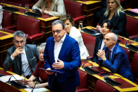 Φάμελλος: Μετά από 40 ημέρες κινητοποιήσεων, η κυβέρνηση ετοιμάζεται να στείλει τα ΜΑΤ στους αγρότες