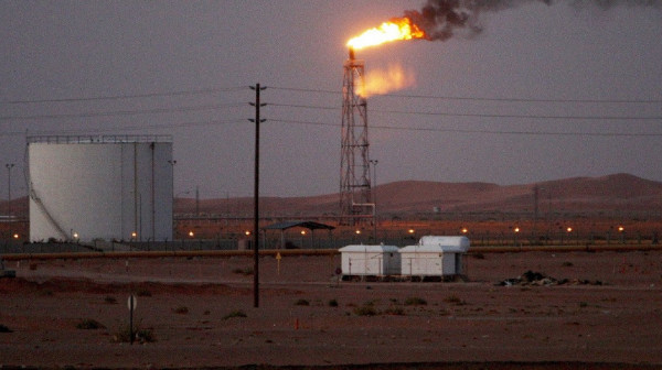 Drones «εκτοξεύουν» στα ύψη την τιμή του πετρελαίου - Στο «κόκκινο» τα ευρωπαϊκά χρηματιστήρια