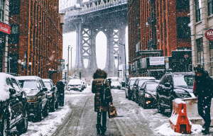 Σε κατάσταση έκτακτης ανάγκης η Νέα Υόρκη: Αναμένουν σφοδρή χιονοθύελλα (βίντεο)
