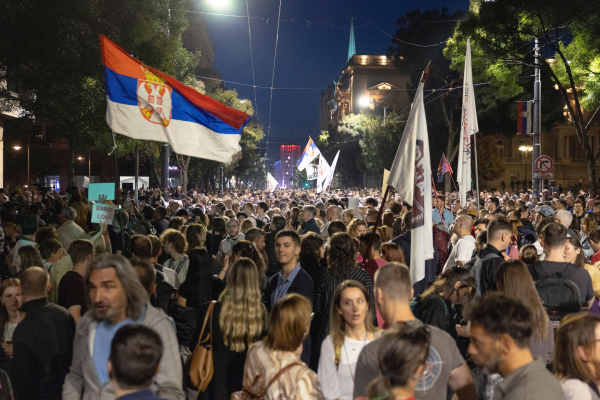 Σερβία: Ολοκληρώνεται η προεκλογική εκστρατεία - Οριακό προβάδισμα της «Φοιτητικής Λίστας» στις δημοσκοπήσεις
