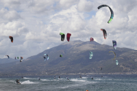 Αρτέμιδα: Βγήκε να κάνει kitesurf με ριπές 9 μποφόρ, στήθηκε επιχείρηση διάσωσης
