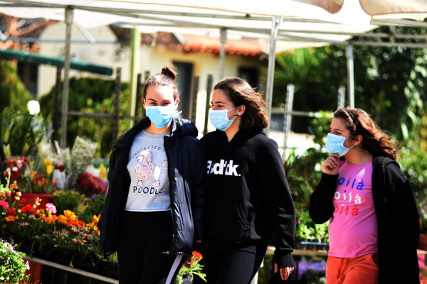 Ένας στους δύο Έλληνες θα κάνει διακοπές το καλοκαίρι - Ποιες συνήθειες των καταναλωτών θα παραμείνουν