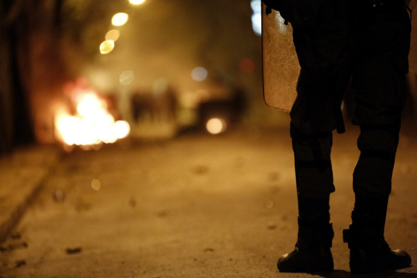 Νύχτα εμπρησμών στην Αθήνα: 'Εκαψαν αυτοκίνητα και ΑΤΜ