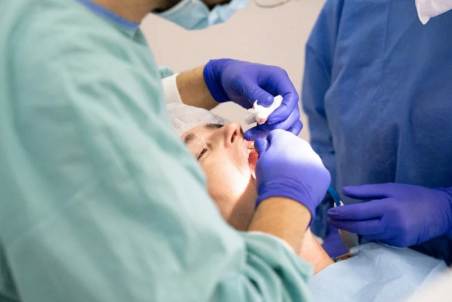 Η ουλίτιδα δεν απειλεί μόνο τα δόντια αλλά και την ψυχική υγεία