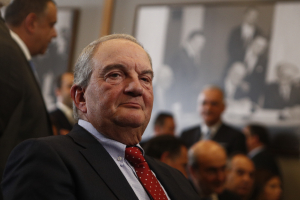 «Βόμβες» Καραμανλή κατά κυβέρνησης για τη λειτουργία των θεσμών