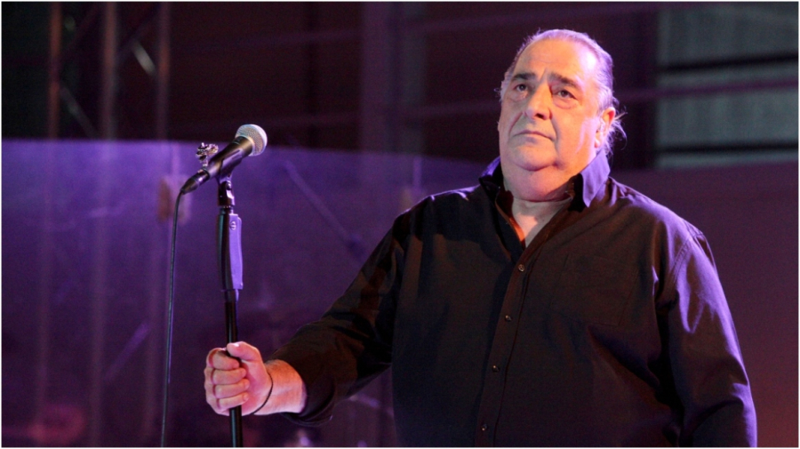 Η Θεσσαλονίκη αποχαιρετά τον Βασίλη Καρρά – Σε λαϊκό προσκύνημα σήμερα η σορός, αύριο η κηδεία