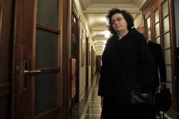 Βαλαβάνη: Δέσμευση η αποκατάσταση των ομολογιούχων