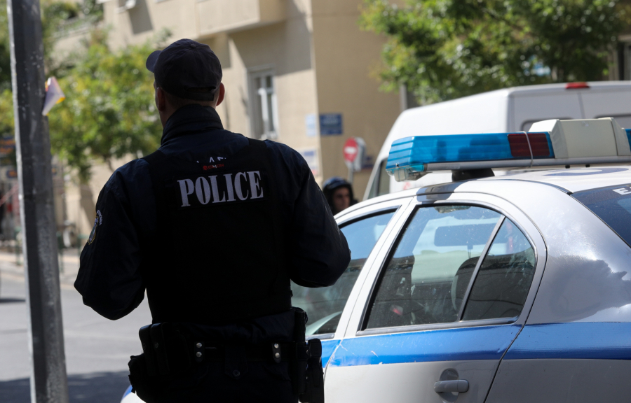 Άγριο επεισόδιο ενδοοικογενειακής βίας στα Χανιά: Ξυλοκόπησε τη σύντροφό του και τη μαχαίρωσε