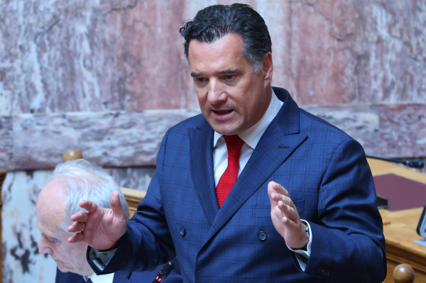 «Τελεσίγραφο» Γεωργιάδη σε Ανδρουλάκη για τα σπιτάκια της ανακύκλωσης: «Θα περιμένω μέχρι τις 12:00, μετά θα κάνω αποκαλύψεις»