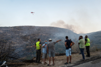 Φωτιά στην Πάρο: Κόντρα πάνω στα καμένα για τις ευθύνες - Τι λένε δήμαρχος και εργολάβος