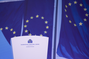 Ο δεύτερος γύρος του εμπορικού πολέμου Τραμπ ανησυχεί τις Βρυξέλλες, τα δύο σενάρια