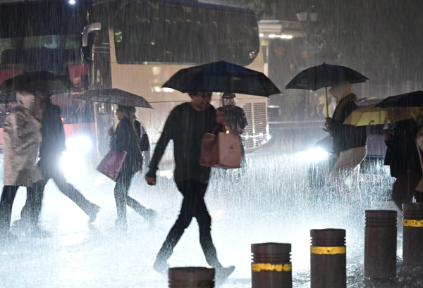 ΟΙΕΛΕ για κακοκαιρία στην Αττική: «Εγκληματικό να λειτουργούν κανονικά φροντιστήρια και κέντρα ξένων γλωσσών»