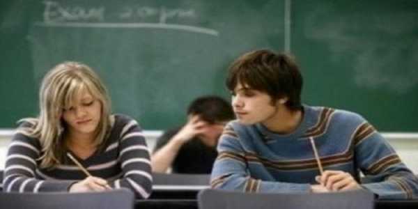 Καθηγητές άφησαν μαθητές να αντιγράψουν στις προαγωγικές