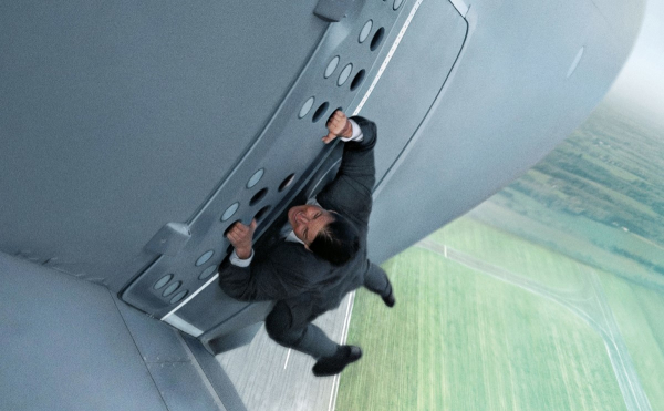 Στο μυαλό του Τομ Κρουζ: Τι σκεφτόταν όταν κρεμόταν στο κενό από ένα αεροπλάνο