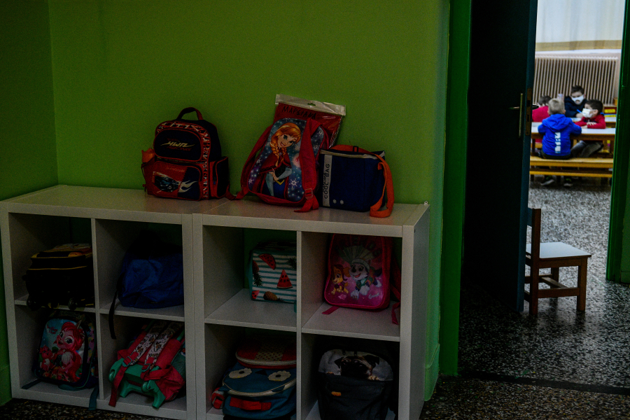 Αλεξανδρούπολη: Στα μαλακά η νηπιαγωγός που έκλεινε 3χρονα σε αποθήκη «για να ηρεμήσουν»