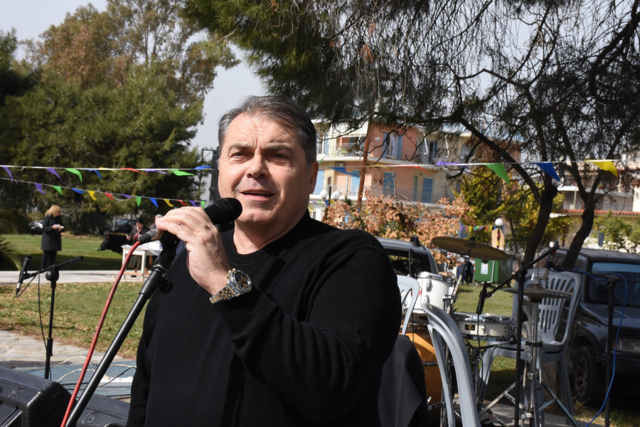 Ο Καμπόσος στην «αγκαλιά» της Λατινοπούλου