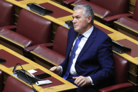 Δ. Κυριαζίδης: «Δεν βγαίνω με τα 5.000 ευρώ της βουλευτικής αποζημίωσης, ευτυχώς η σύζυγός μου δουλεύει»