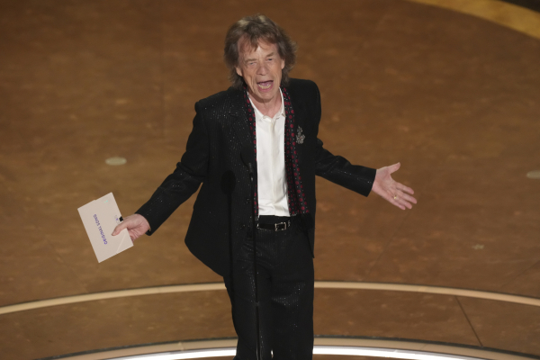 Ο Μικ Τζάγκερ επέστρεψε στο παλιό του σχολείο