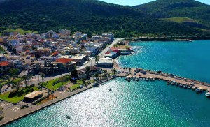 Θυμίζει νησί αλλά πάτε οδικώς σε 40 λεπτά από το κέντρο της Αθήνας – Ο μικροσκοπικός οικισμός που ελάχιστοι ξέρουν