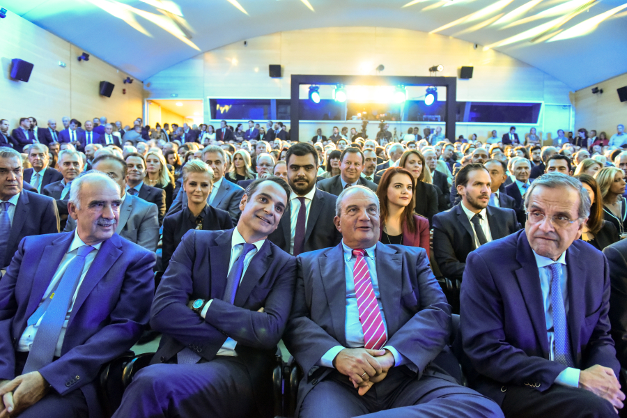 Μαξίμου- Σαμαράς: Το παιχνίδι της... γάτας με το ποντίκι στον «γαλάζιο» εμφύλιο που μόλις αρχίζει
