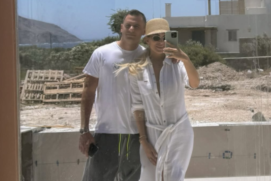 Κατερίνα Καινούργιου: Στη Νάξο με τον Παναγιώτη Κουτσουμπή (Εικόνα)