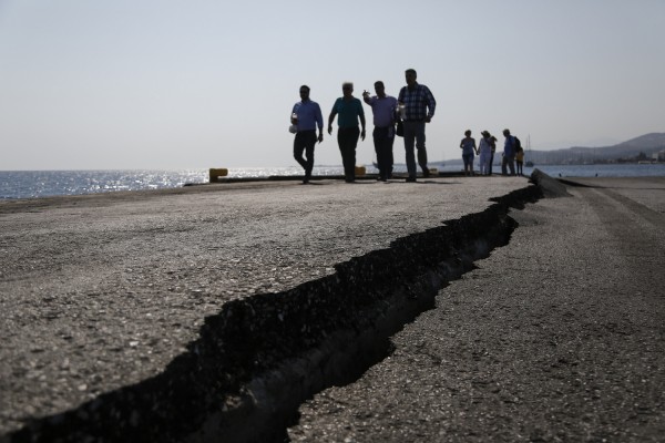 Σεισμός: Τσιμεντένια ράμπα θα κατασκευαστεί στο λιμάνι της Κω
