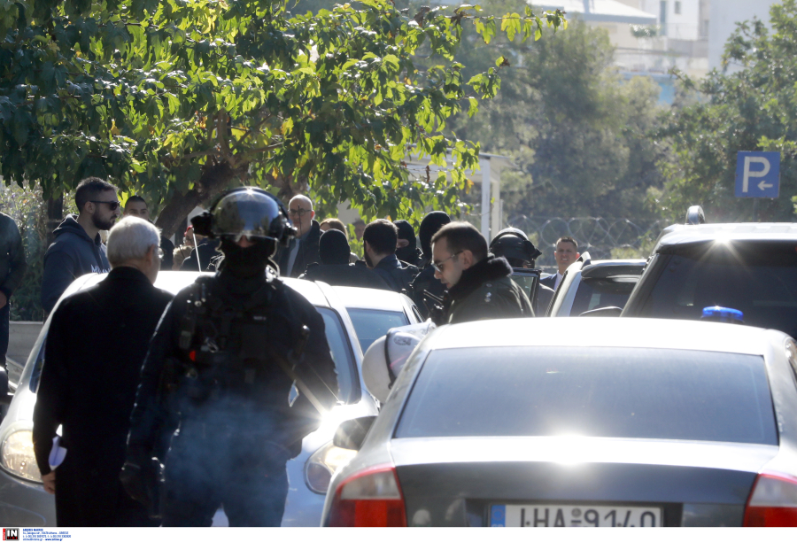 Νίκος Ρωμανός: «Έγινα ένα περιφερόμενο λάφυρο... με κρεμασμένη την ταμπέλα του τρομοκράτη»