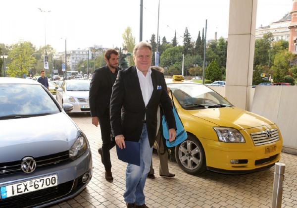 Κατρούγκαλος: "Fake news η απόσυρση του Κατάρ από την Ελλάδα"