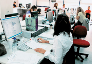 Τι αλλάζει σε απολύσεις, μερική απασχόληση, βαρέα-ανθυγιεινά και ασφάλεια σε delivery και κούριερ
