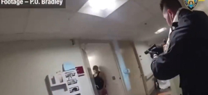 Στο «φως» μια νέα δολοφονία στις ΗΠΑ - Αστυνομικοί πυροβολούν 62χρονο ασθενή μέσα σε νοσοκομείο