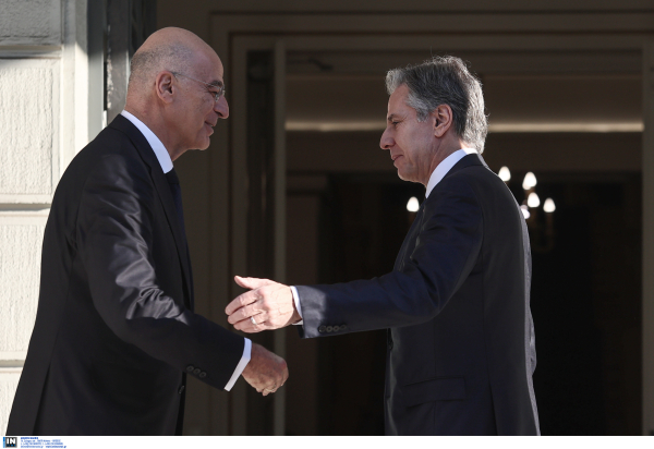 Σε θερμό κλίμα η συνάντηση Δένδια - Μπλίνκεν: «Νίκο φίλε μου»
