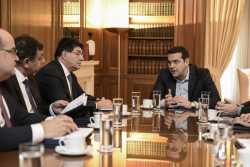 «Ναι» σε μικρή και προσωρινή αύξηση των ασφαλιστικών εισφορών