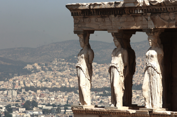 Σε αντικατάσταση του αλεξικέραυνου ιστού της Ακρόπολης προχωρά το ΥΠΠΟ