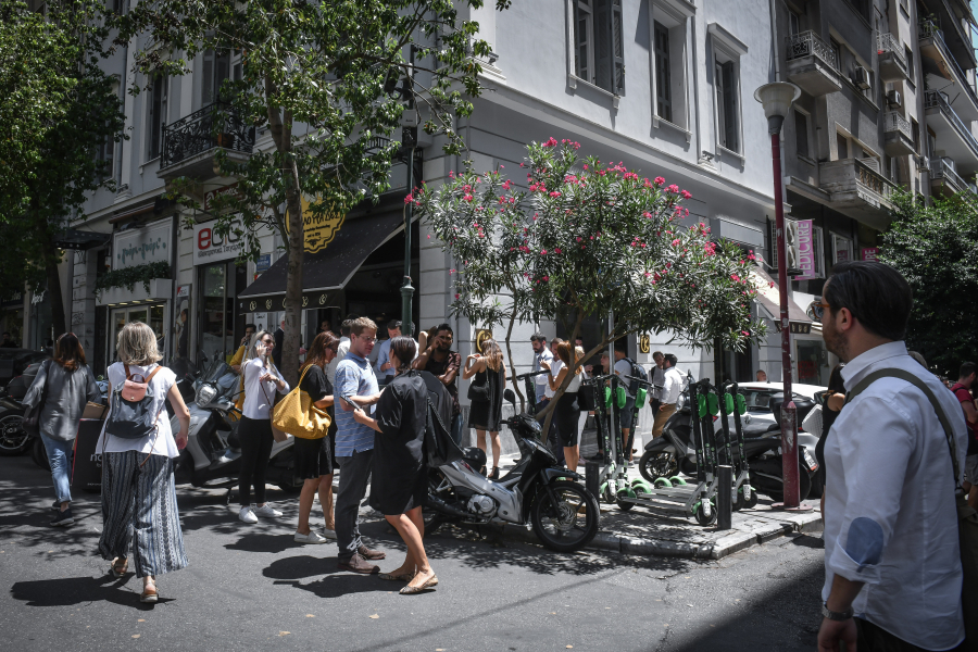 «Βόμβα» για τη φορολογία στους ελεύθερους επαγγελματίες: Ποιοι θα «τιμωρηθούν»