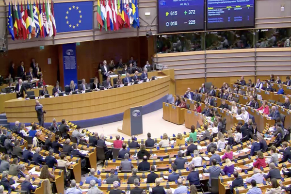 Η Ευρώπη αλλάζει: Εγκρίθηκε το νέο Σύμφωνο Μετανάστευσης και Ασύλου - Όσα περιλαμβάνει