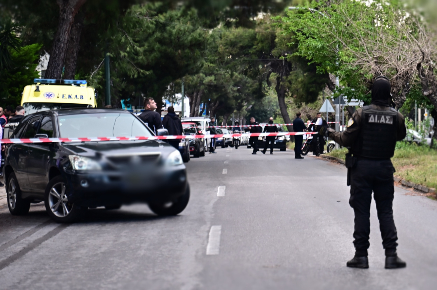 Greek mafia: Εκτέλεση με καλάσνικοφ στο Χαλάνδρι - Γνωστός αρχινονός ο νεκρός