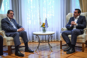 Η επανεκκίνηση των συνομιλιών για το Κυπριακό στο επίκεντρο της συνάντησης Τσίπρα - Αναστασιάδη