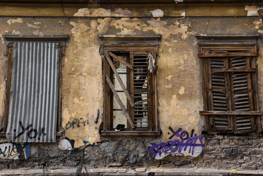 Καμπανάκι Δούκα - Μώραλη για ετοιμόρροπα εγκαταλελειμμένα κτήρια: Δώστε χρήματα και αλλάξτε το νομικό πλαίσιο