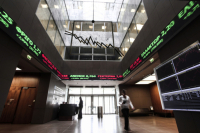 Σταθεροποιητικό κλείσιμο στο Χρηματιστήριο Αθηνών με στήριξη από το Ανώτατο Δικαστήριο των ΗΠΑ