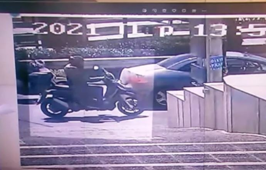 Δολοφονία Καραϊβάζ: Φωτογραφίες - ντοκουμέντο με τους δύο δράστες