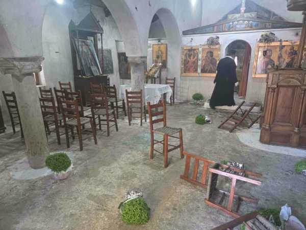 Άγνωστοι βανδάλισαν το εκκλησάκι της Μεταμόρφωσης στον Σαρωνικό - Η ανακοίνωση του δήμου