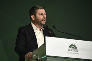 Ανδρουλάκης: «Η νίκη του '81 διαχρονική υπενθύμιση της πυξίδας που οφείλει να έχει το ΠΑΣΟΚ»