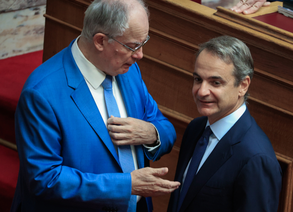 Επικοινωνία Τασούλα με Μητσοτάκη και Χριστοδουλίδη για τις εξελίξεις στη Μέση Ανατολή