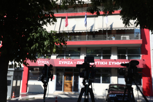 ΣΥΡΙΖΑ: Ο τελευταίος να κλείσει την πόρτα – «Αποψιλώνεται» η Κοινοβουλευτική Ομάδα